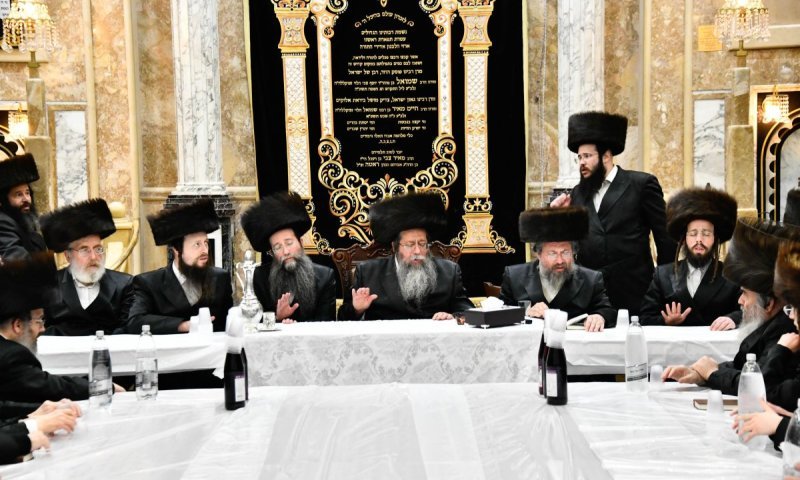 הרבי עורר: "יש פרצה שמדריכי חתנים מסלפים קדושת הבית היהודי"
