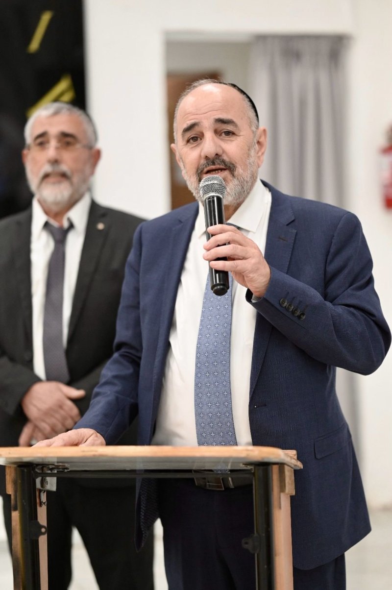 באדיבות המצלם