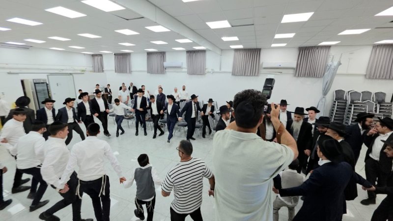 באדיבות המצלם