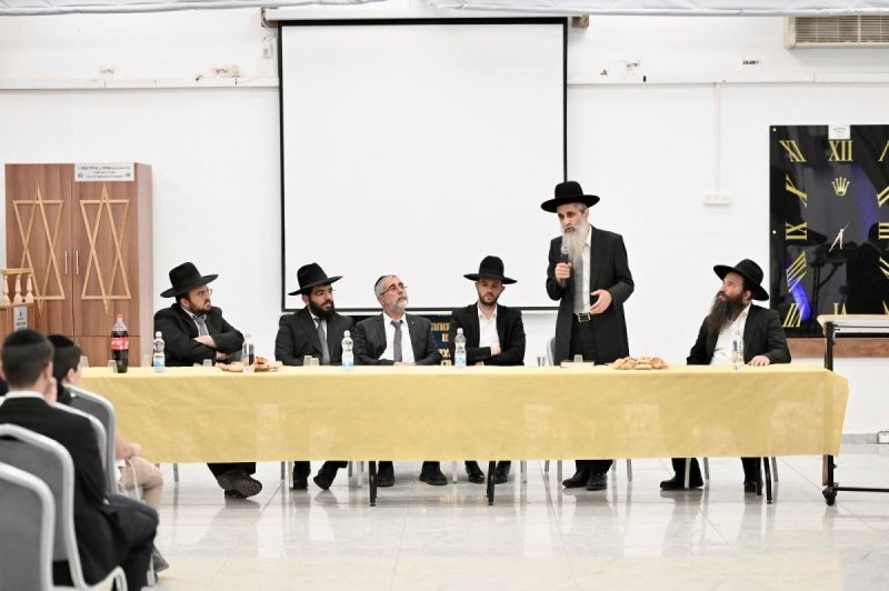 באדיבות המצלם