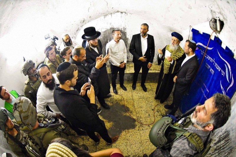 ארי קופרשטוק