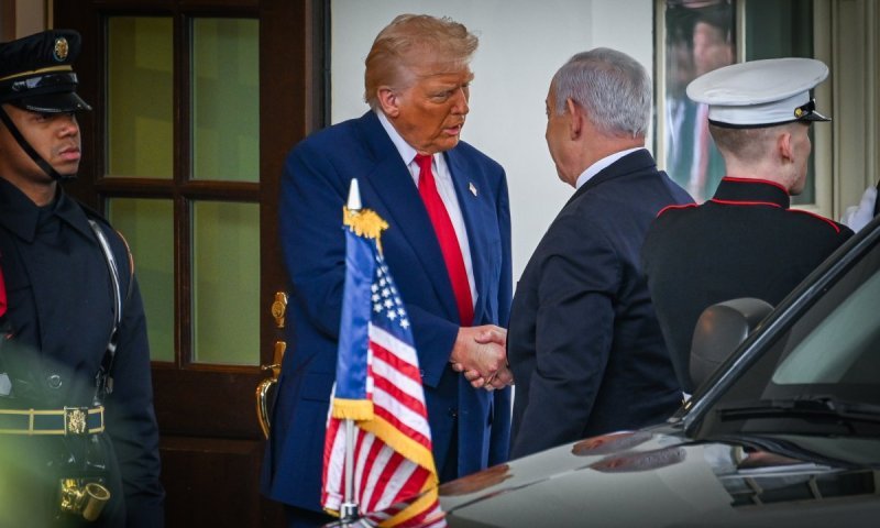 טראמפ: "מוכן להיפגש עם חמינאי, אם לא נגיע להסכם - אוביל את המלחמה"