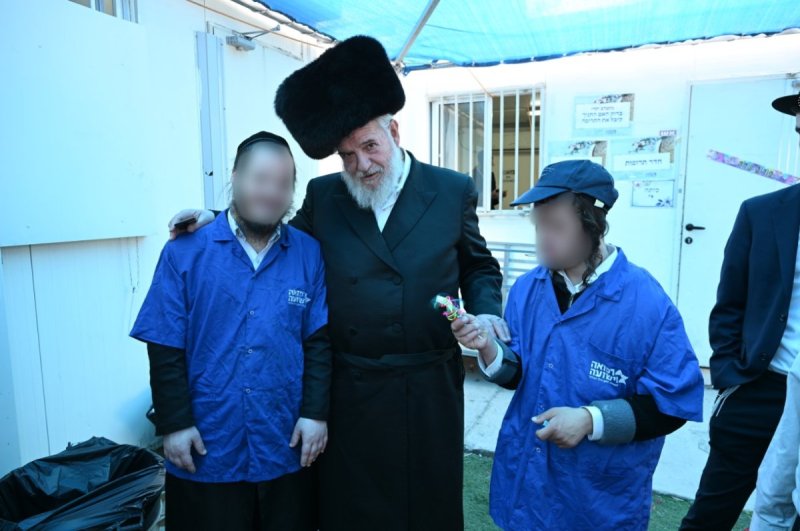 באדיבות המצלם