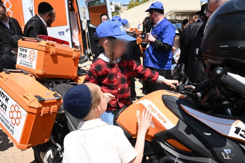 באדיבות המצלם