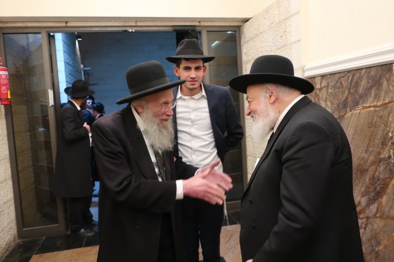 באדיבות המצלם