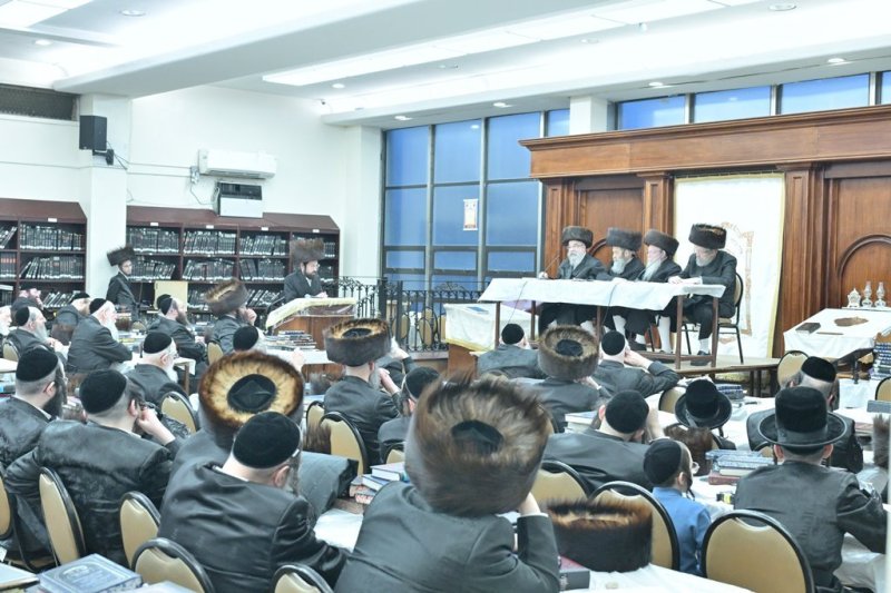 אברומי בלום ואייזיק ג.