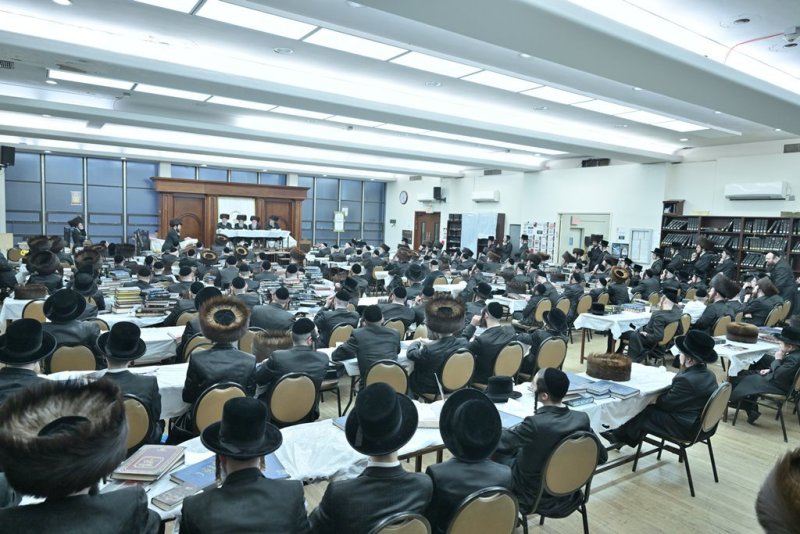 אברומי בלום ואייזיק ג.