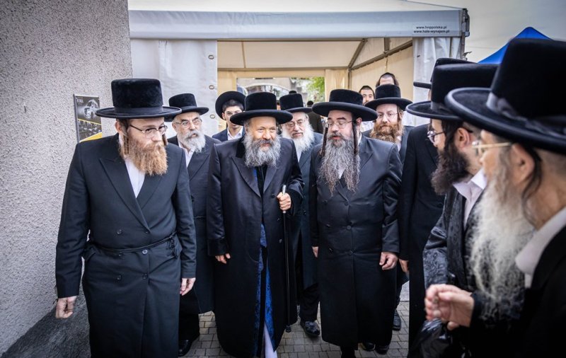 אברומי בלום ואייזיק ג.