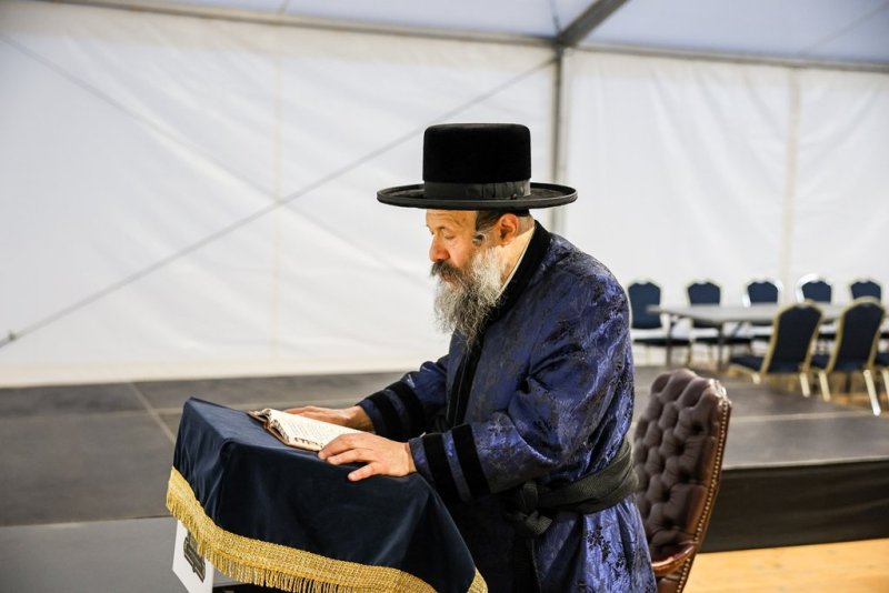 אברומי בלום ואייזיק ג.