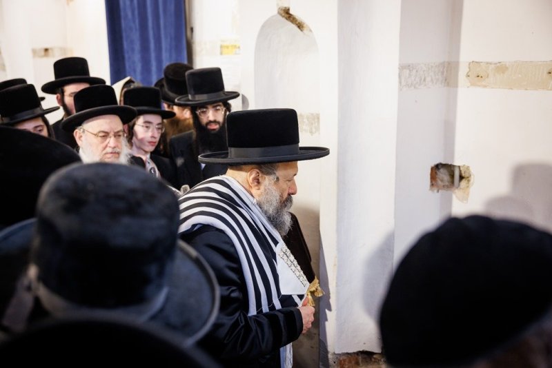 אברומי בלום ואייזיק ג.