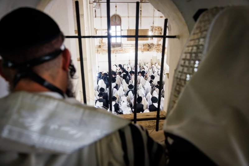 אברומי בלום ואייזיק ג.