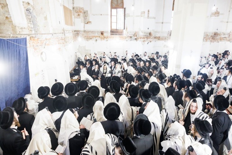 אברומי בלום ואייזיק ג.