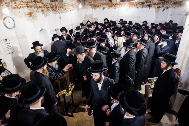 אברומי בלום ואייזיק ג.