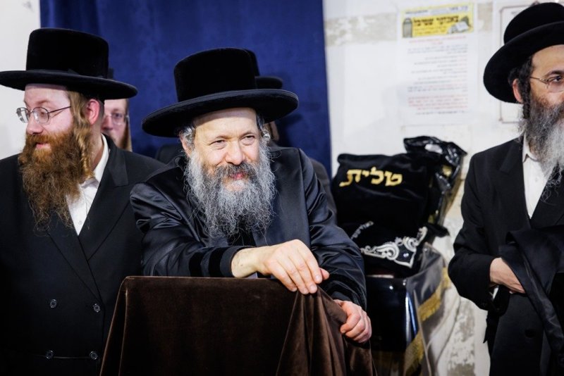 אברומי בלום ואייזיק ג.