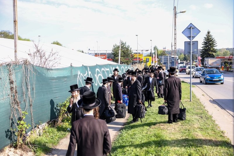 אברומי בלום ואייזיק ג.