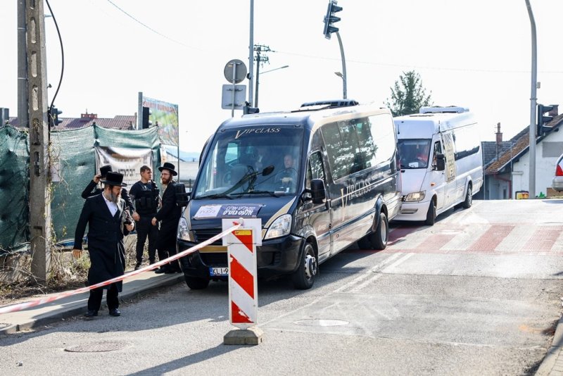 אברומי בלום ואייזיק ג.