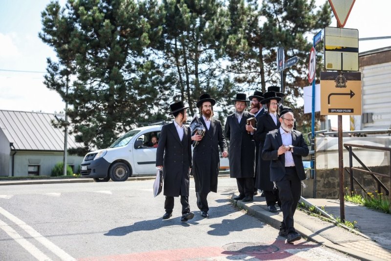 אברומי בלום ואייזיק ג.