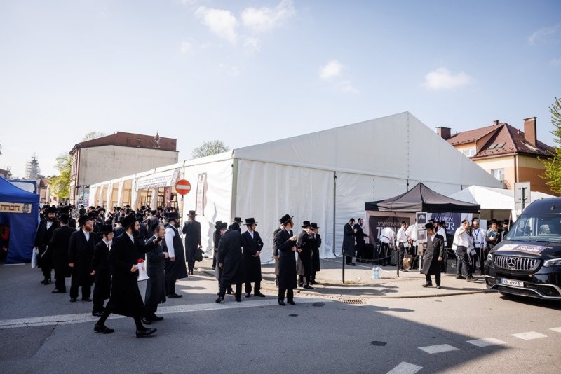 אברומי בלום ואייזיק ג.