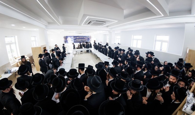 אברומי בלום ואייזיק ג.