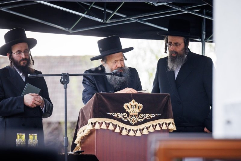 אברומי בלום ואייזיק ג.