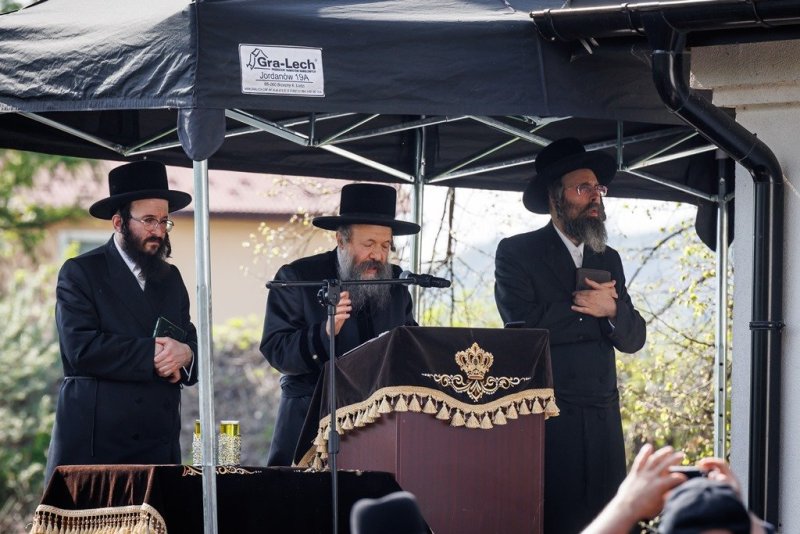 אברומי בלום ואייזיק ג.