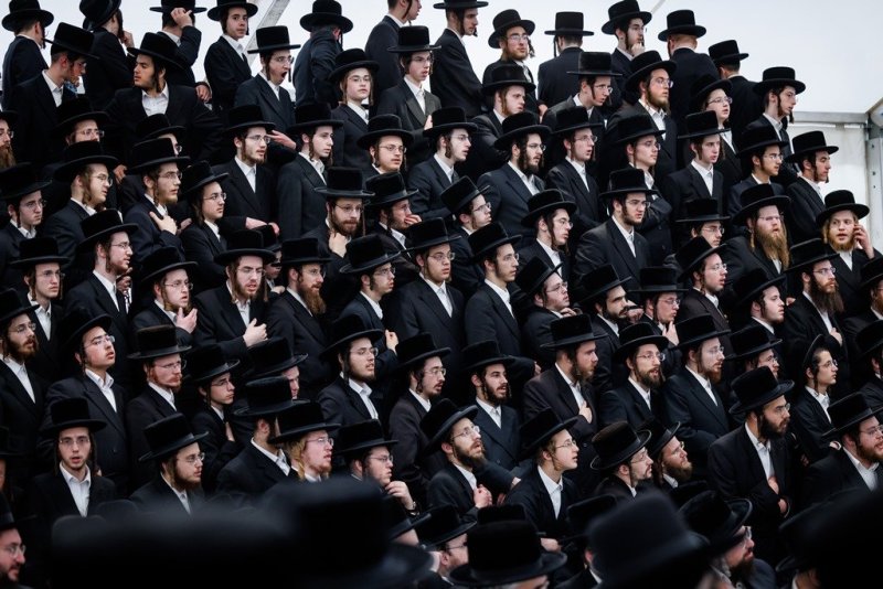 אברומי בלום ואייזיק ג.