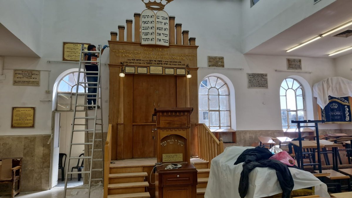 באדיבות המצלם