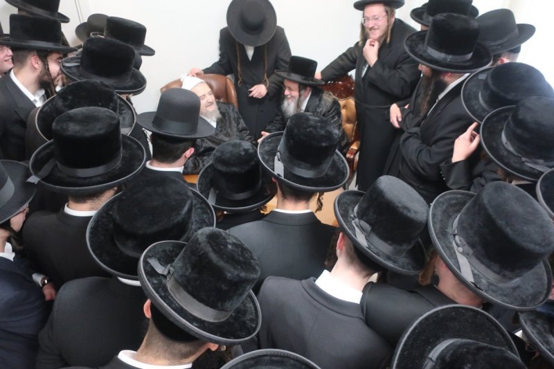 באדיבות המצלם