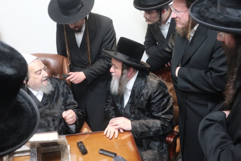 באדיבות המצלם