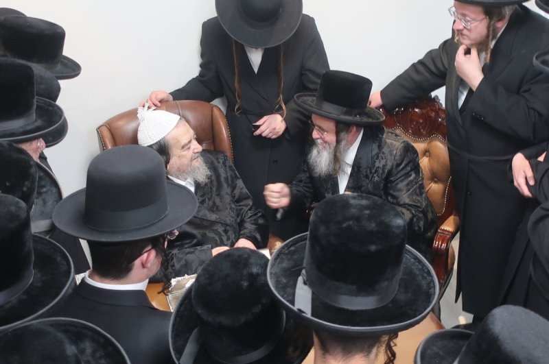 באדיבות המצלם