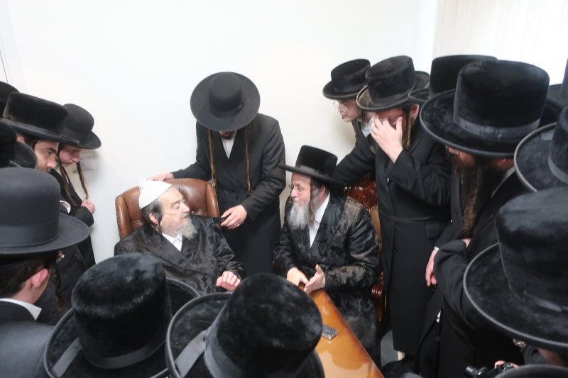 באדיבות המצלם