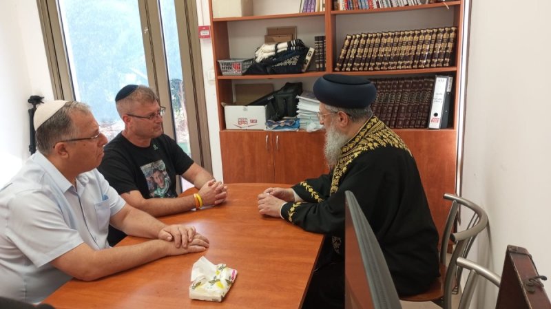 באדיבות המצלם