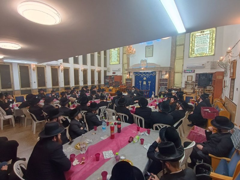 באדיבות המצלם