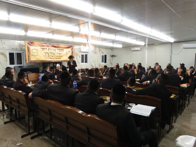 באדיבות המצלם