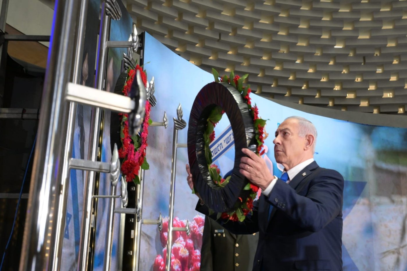 באדיבות המצלם