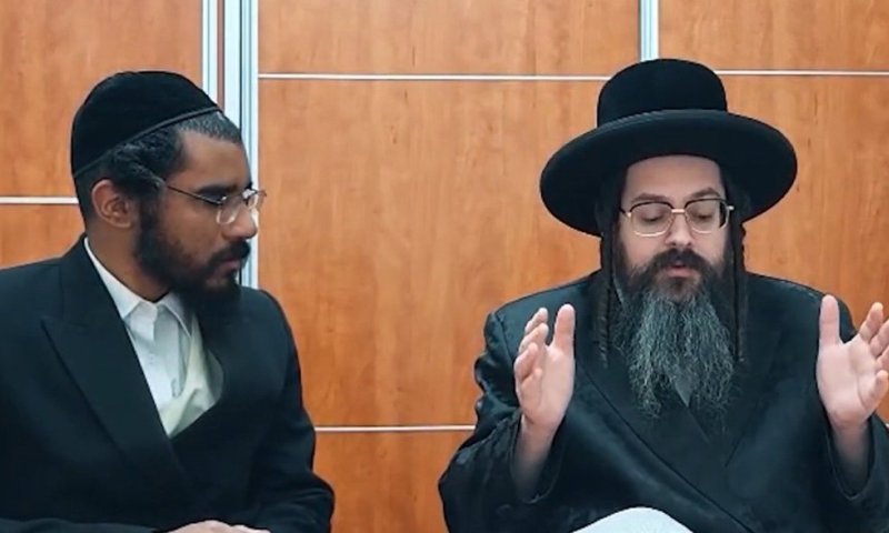 שעון החול אוזל: כשבוע לחתונה של גר הצדק הבודד &ndash; והכיסים עדיין ריקים