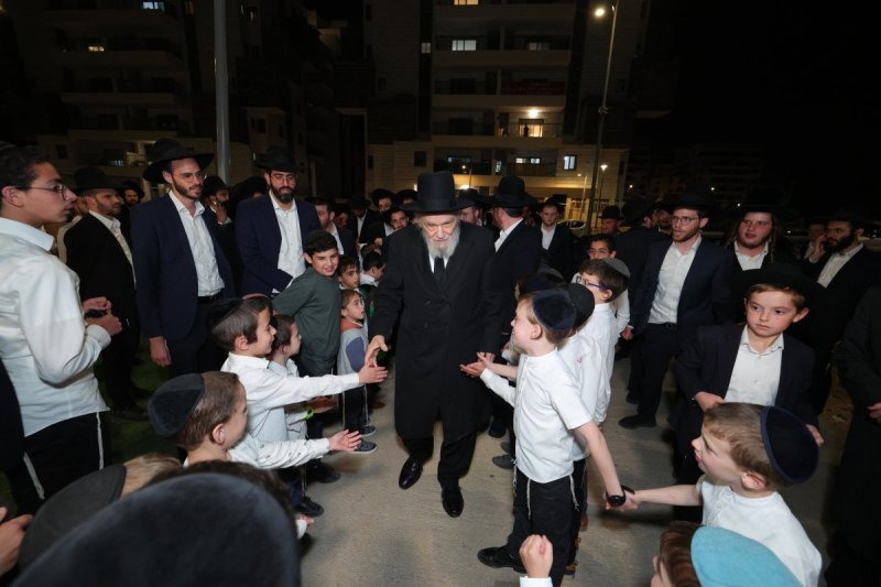 באדיבות המצלם