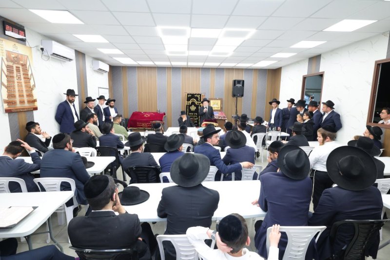 באדיבות המצלם