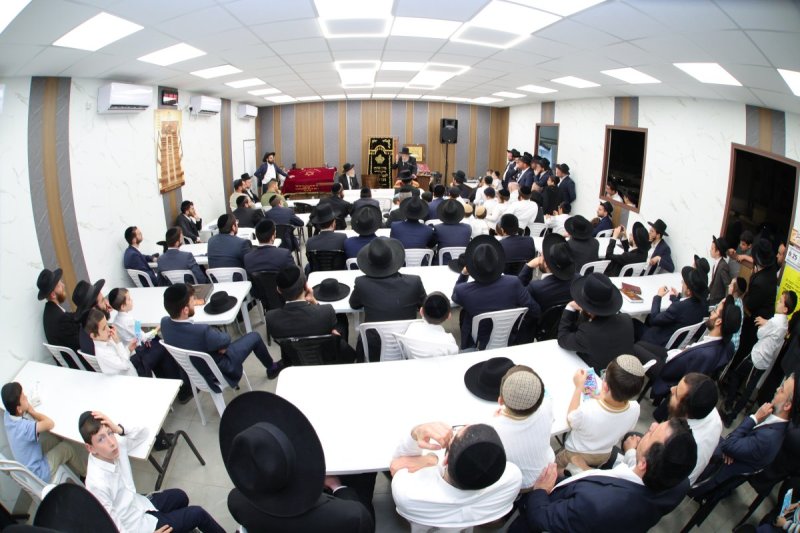 באדיבות המצלם