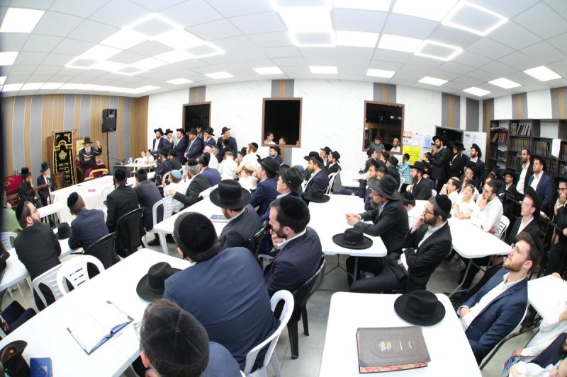 באדיבות המצלם