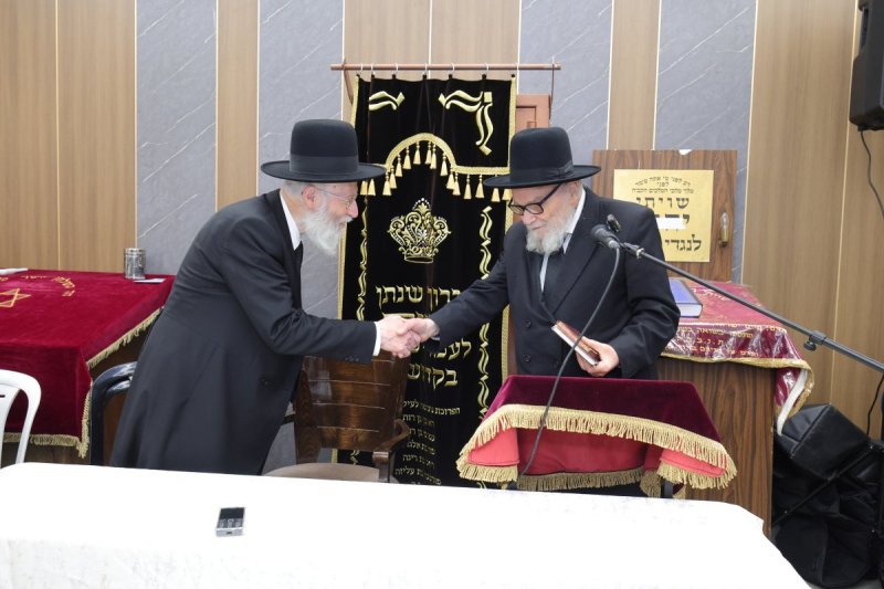 באדיבות המצלם