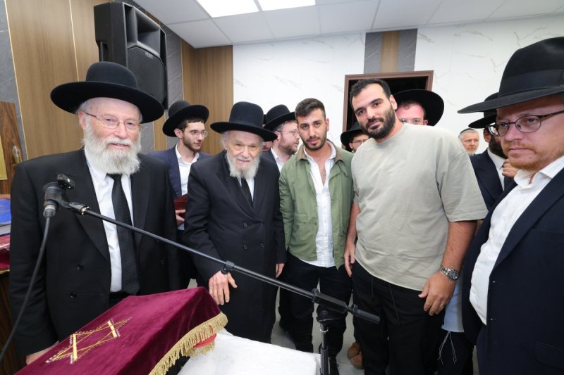 באדיבות המצלם