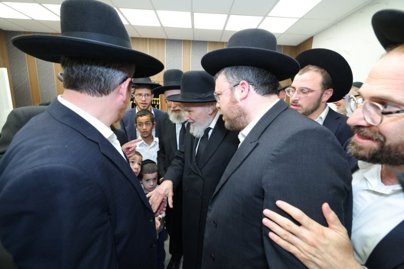 באדיבות המצלם