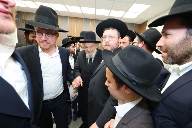 באדיבות המצלם