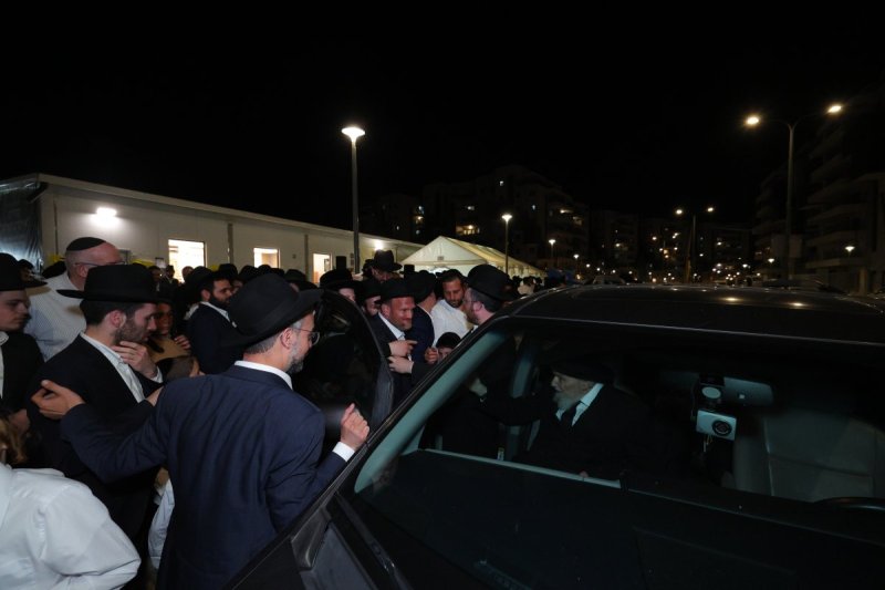 באדיבות המצלם