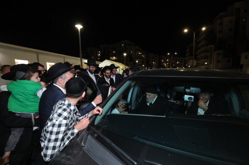 באדיבות המצלם