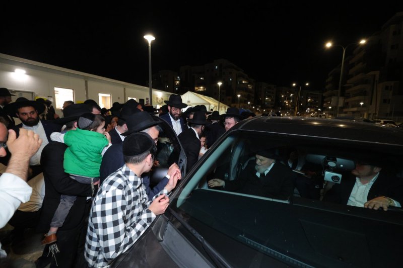 באדיבות המצלם