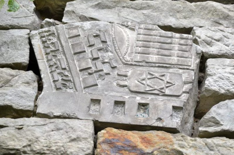 באדיבות המצלם