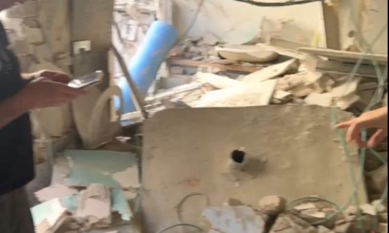 זירת הרס בתל אביב: "הדירה פשוט הפכה לחדר אחד, נחרבה כליל"