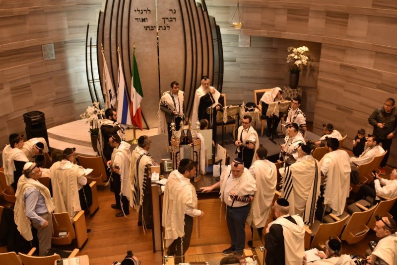 באדיבות המצלם